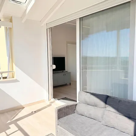 Sea Breeze With Balcony *