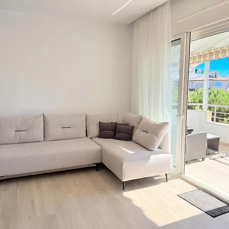Sea Breeze With Balcony Appartement *